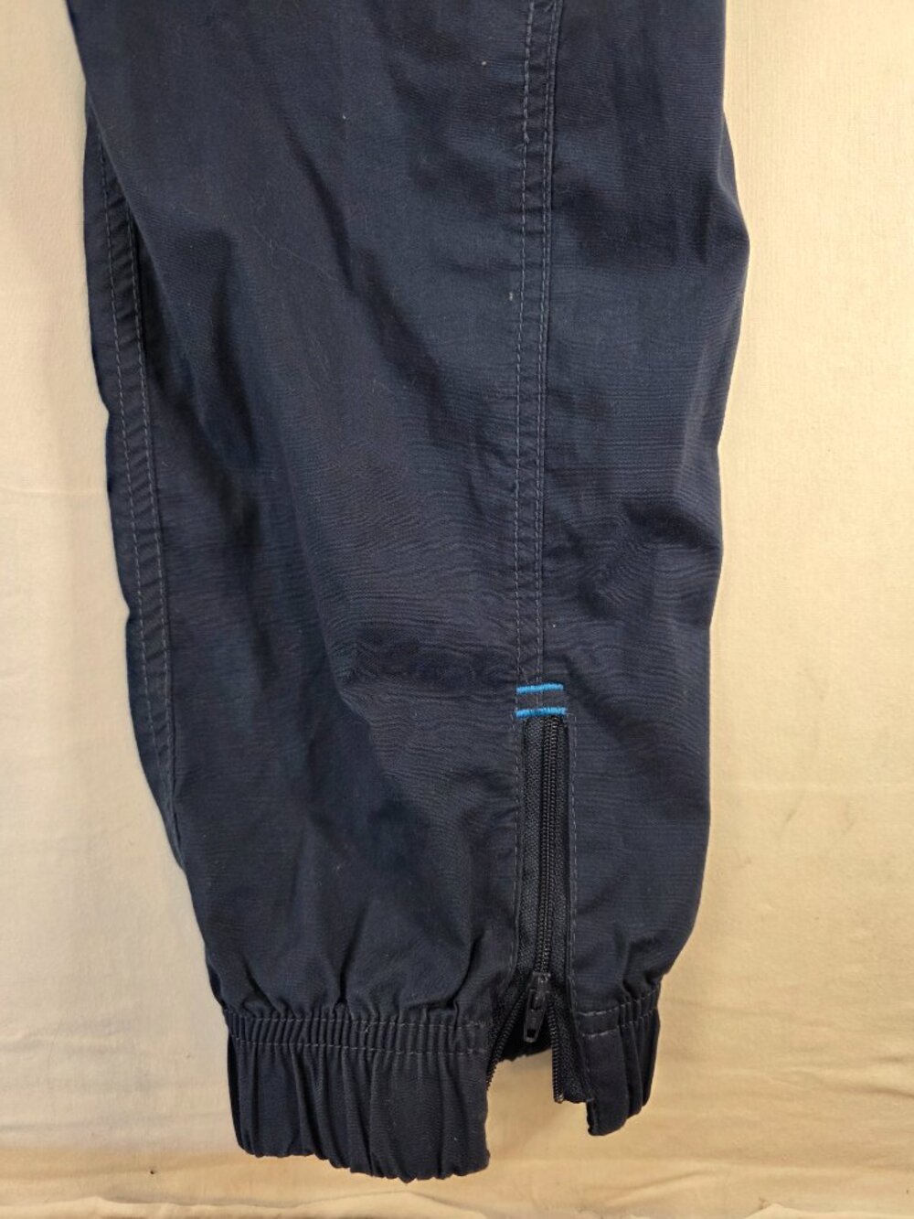 Spread Good Cheer Scrubs Bottoms Lot of 2 Blue Size Medium - Picture 7 of 16